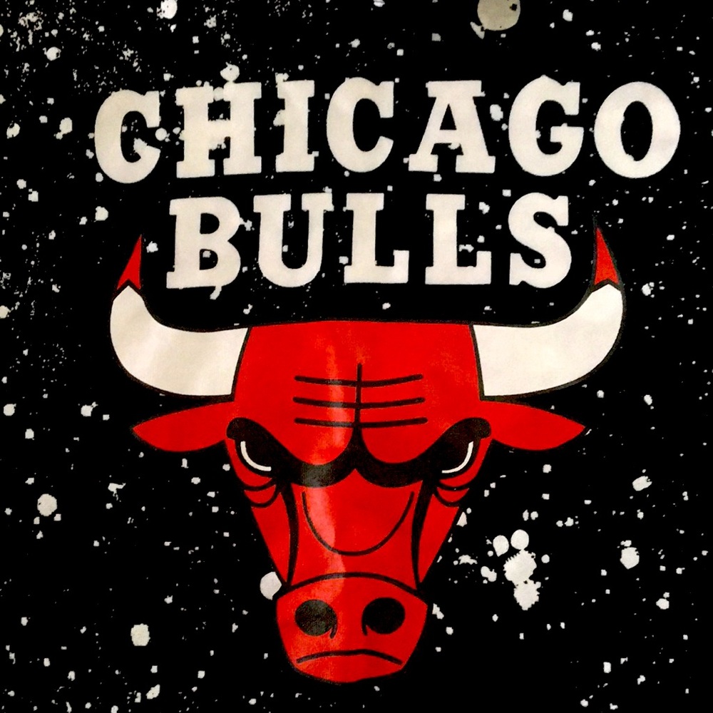 NEW ‼️‼️ Chicago Bulls Short-Sleeved Hoodie